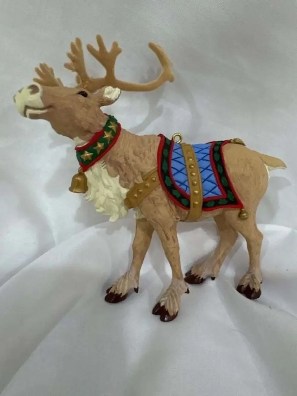 Hallmark Keepsake Christmas Tree Ornament 